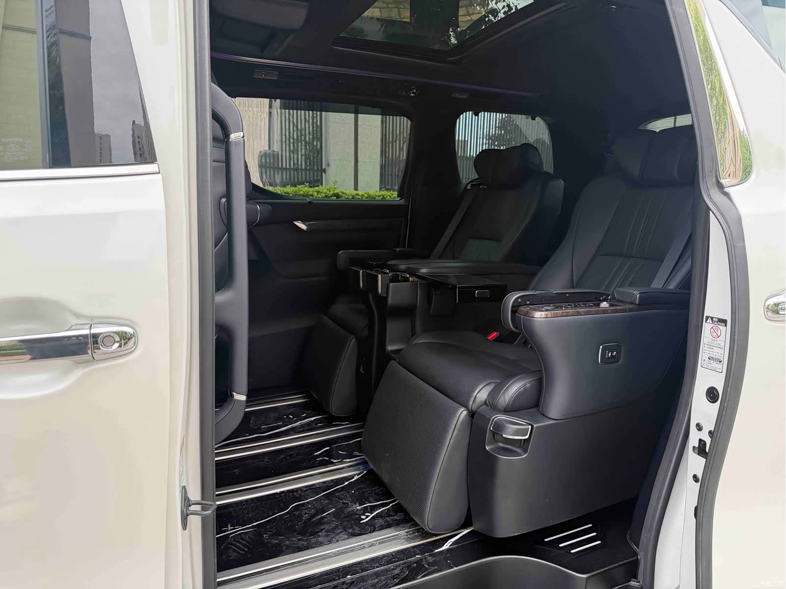 Toyota Alphard, 2018 6