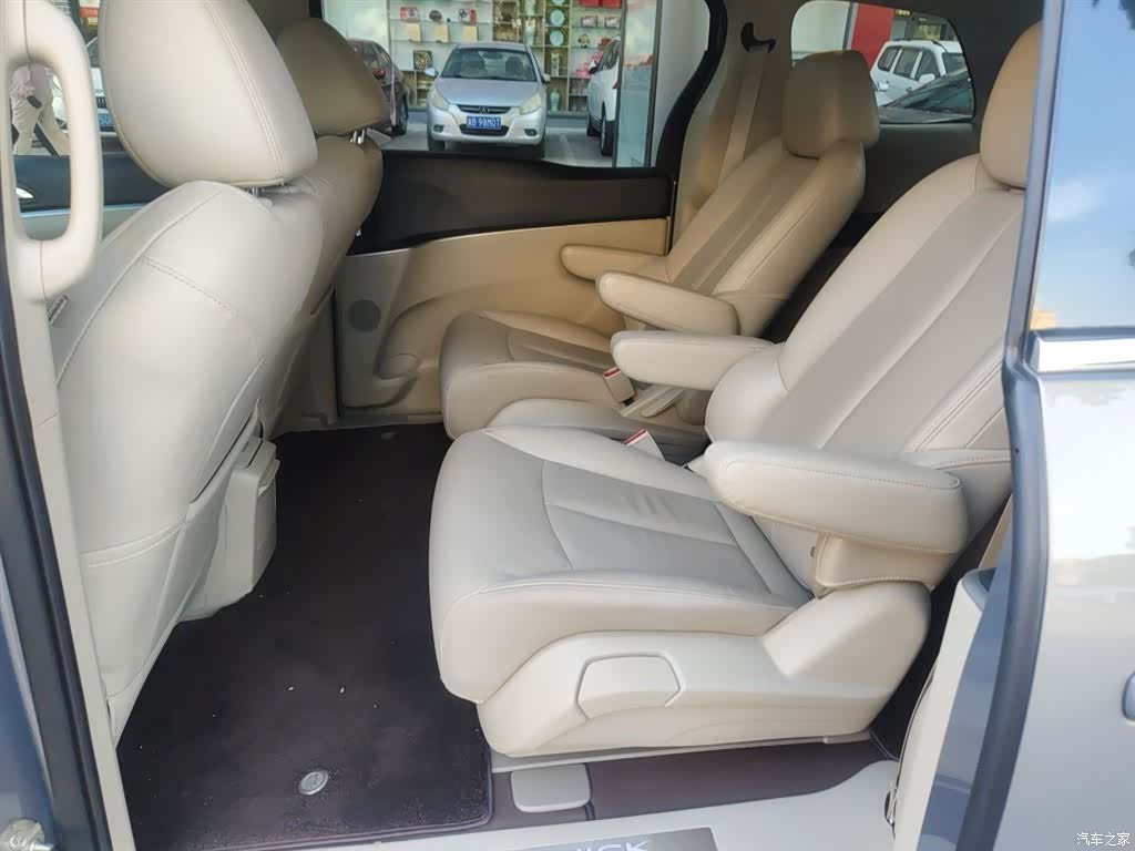 Buick GL8, 2019 13