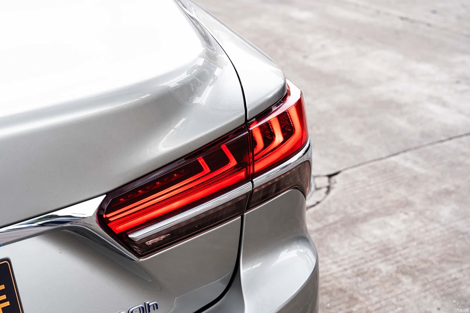 Lexus LS, 2019 7