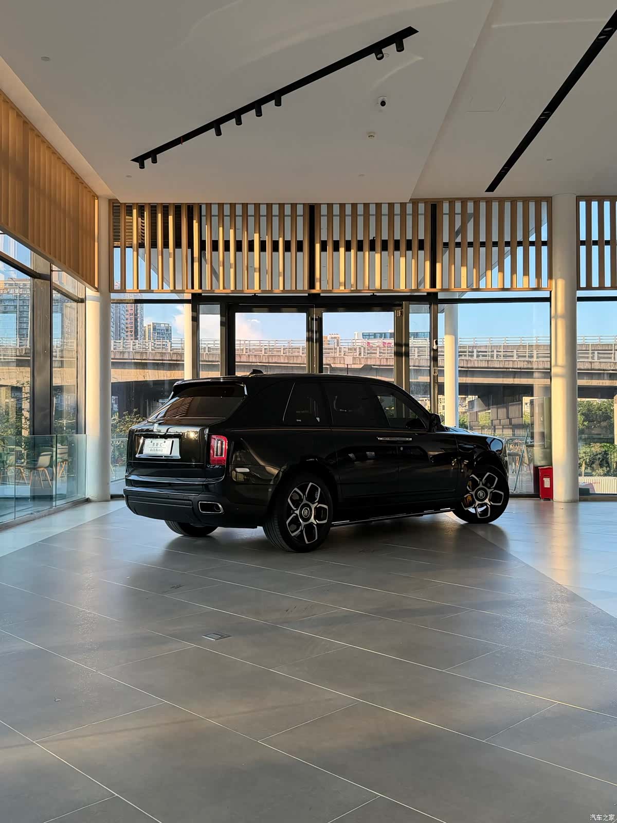 Rolls-Royce Cullinan, 2023 3
