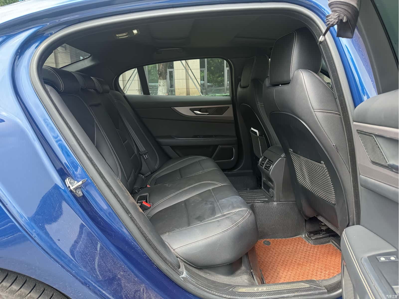 Land Rover XEL, 2022 10