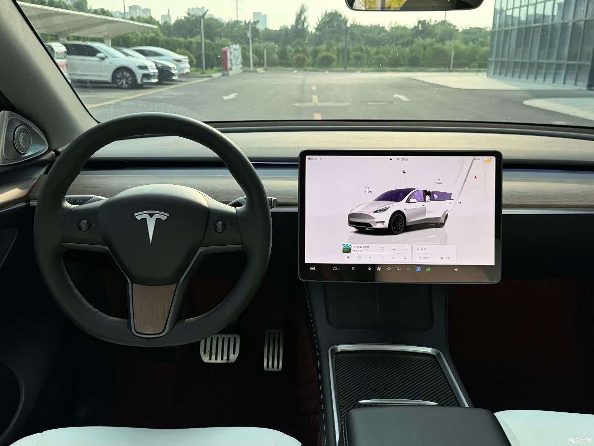 Tesla Model Y, 2023 10