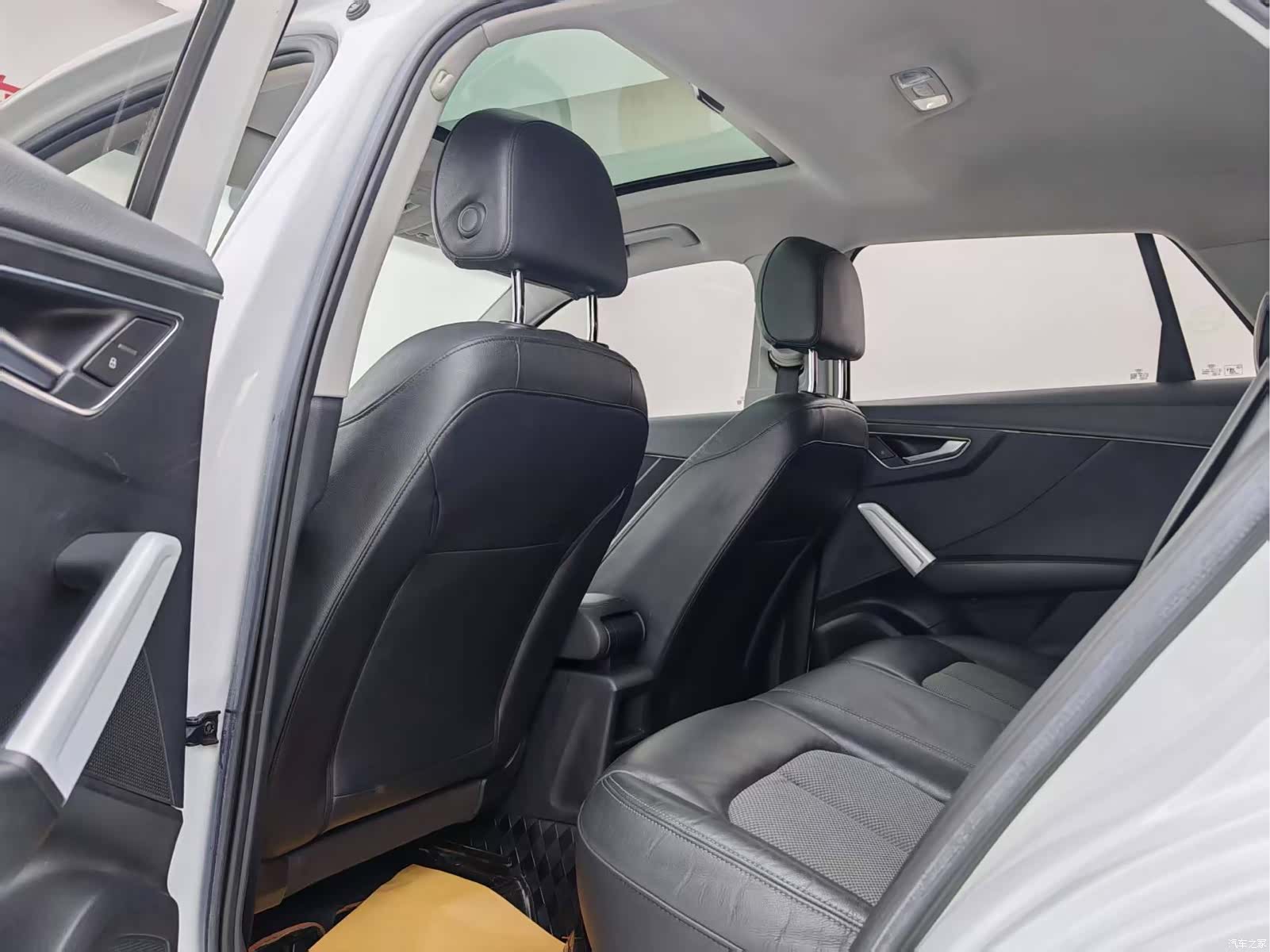 Audi Q2L, 2019 14