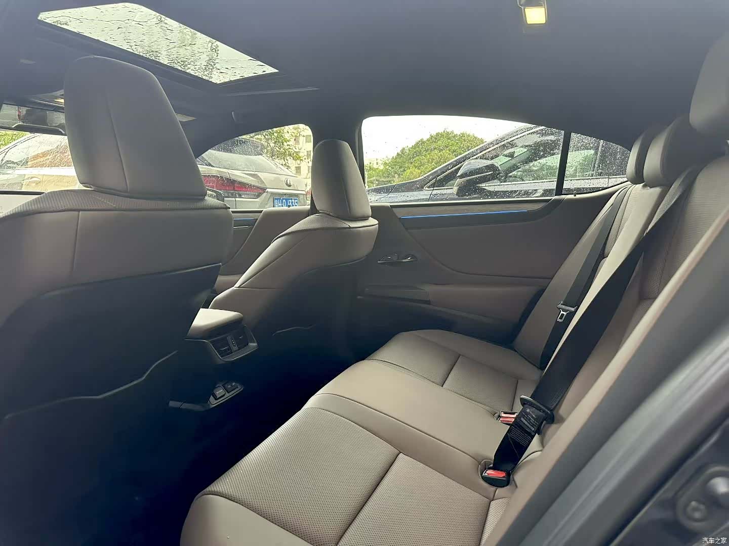 Lexus ES, 2025 7