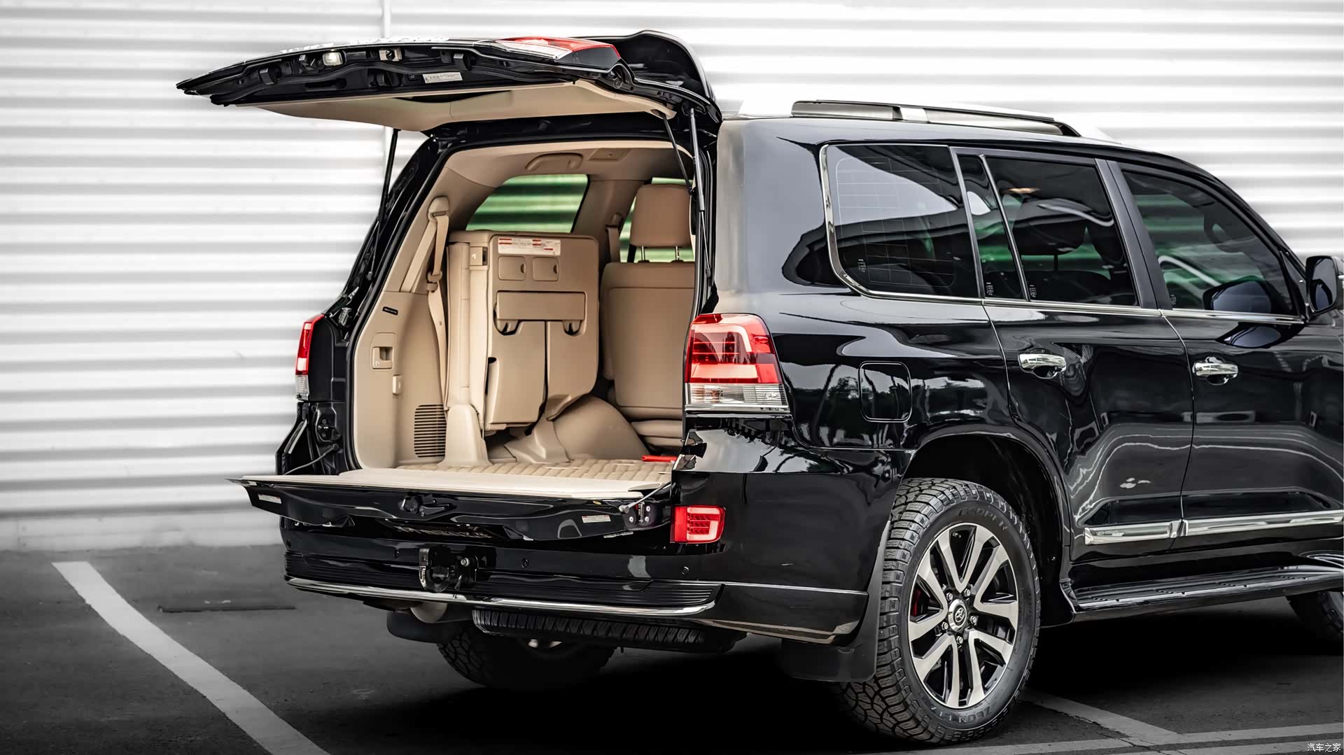 Toyota Land Cruiser, 2019 4