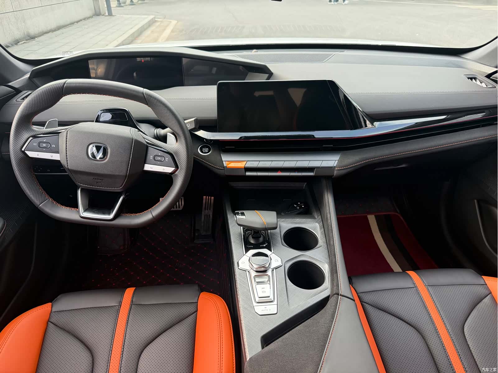 Changan UNI-V, 2024 6