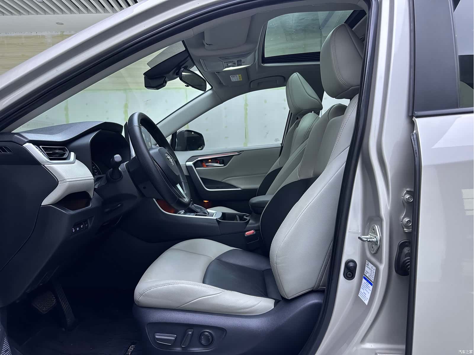 Toyota Wildlander, 2023 8