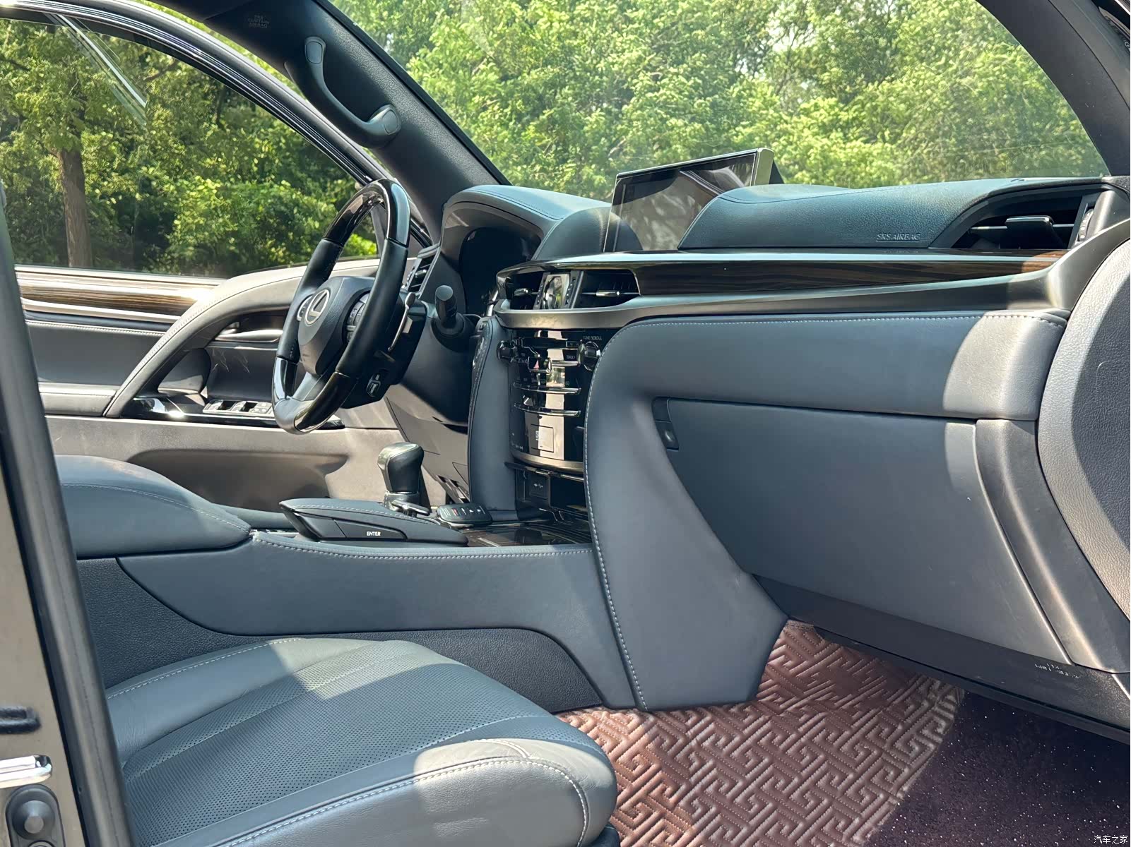 Lexus LX, 2022 9