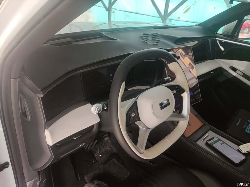 Geely Galaxy L7, 2024 10