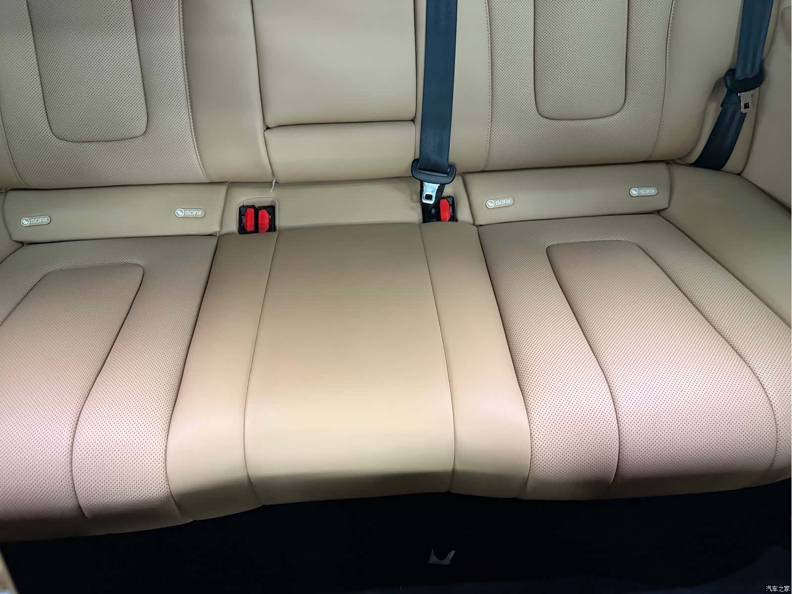 Luxeed R7, 2026 11