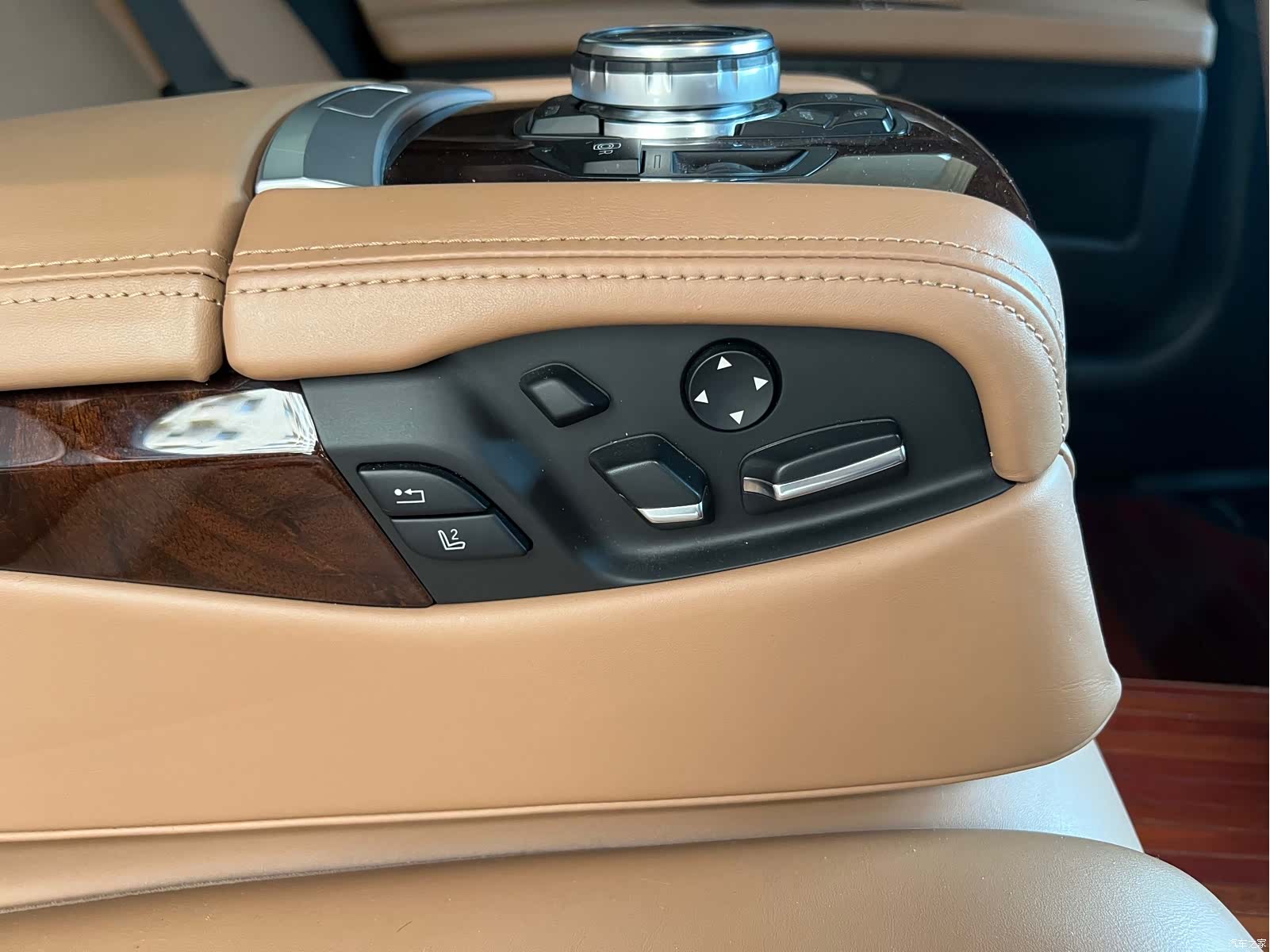 BMW 7 Series, 2014 24