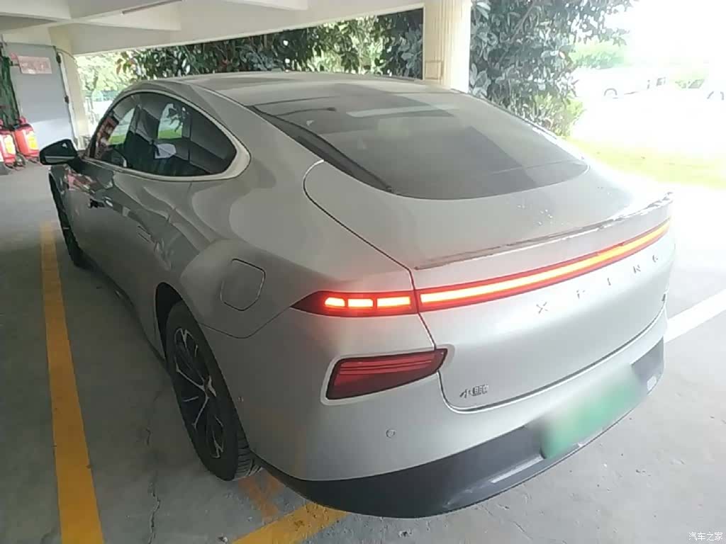 Xpeng P7, 2021 все фото