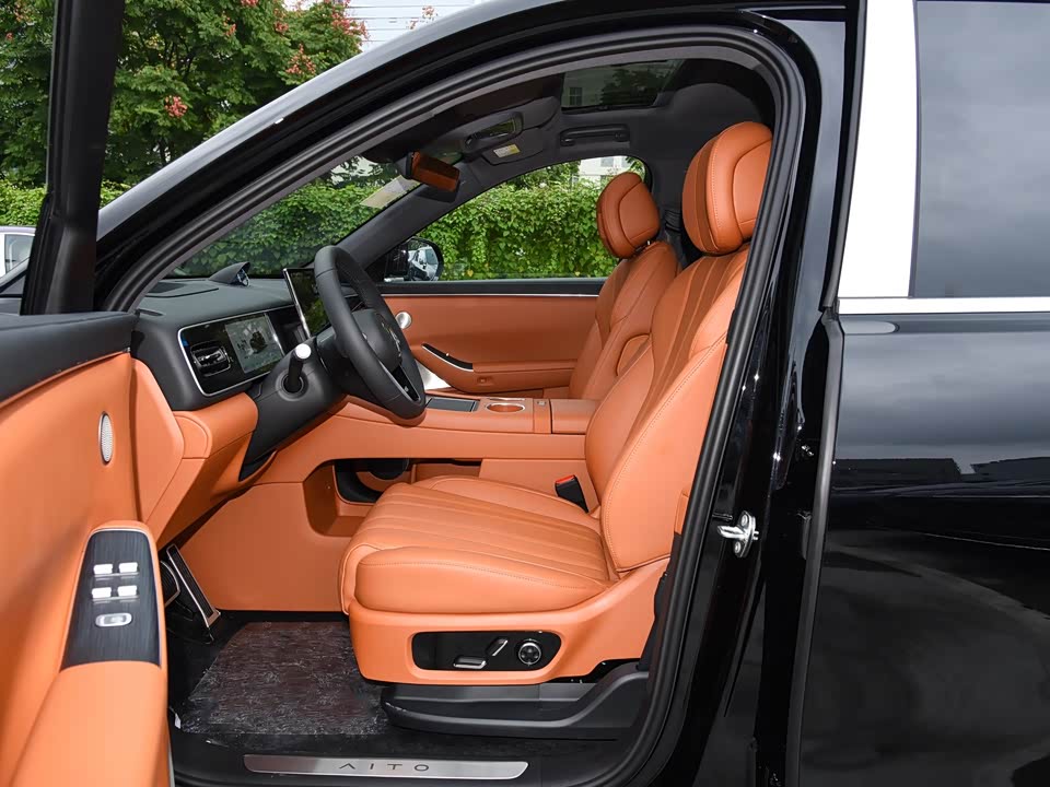 AITO Ask the world M7