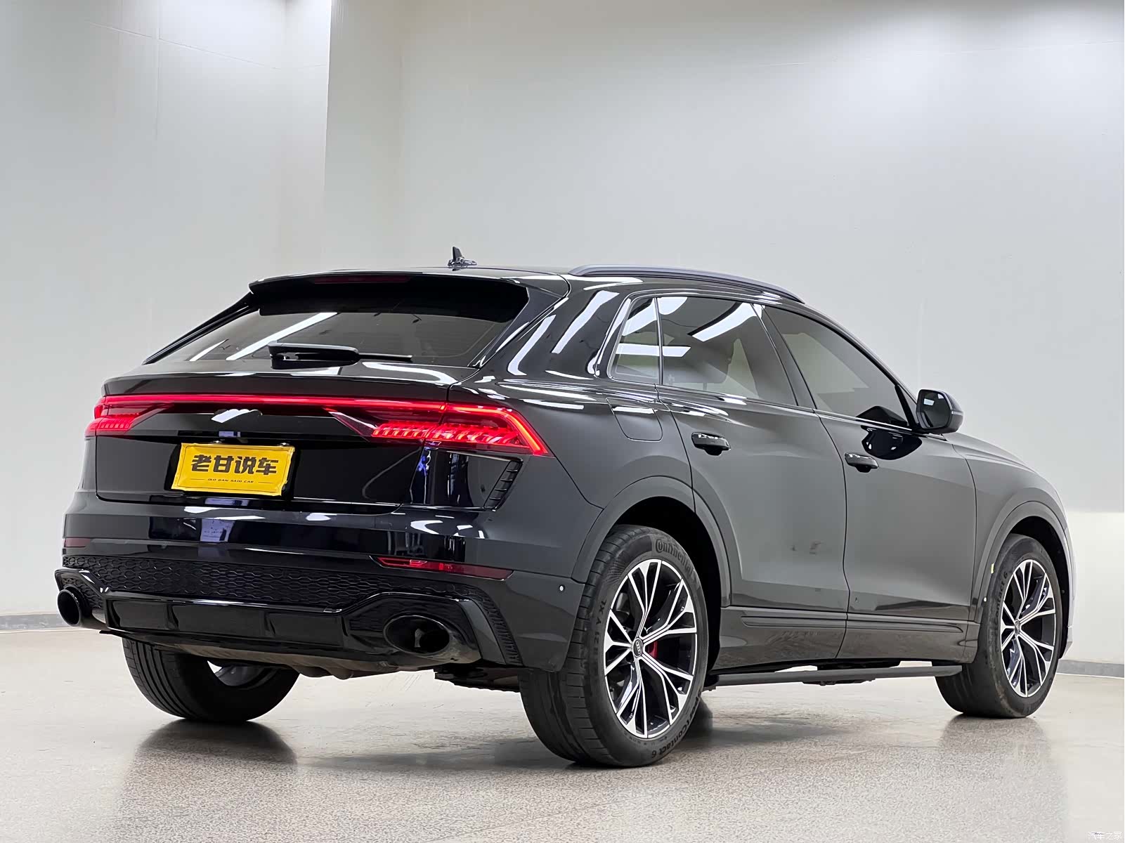 Audi Q8, 2022 6