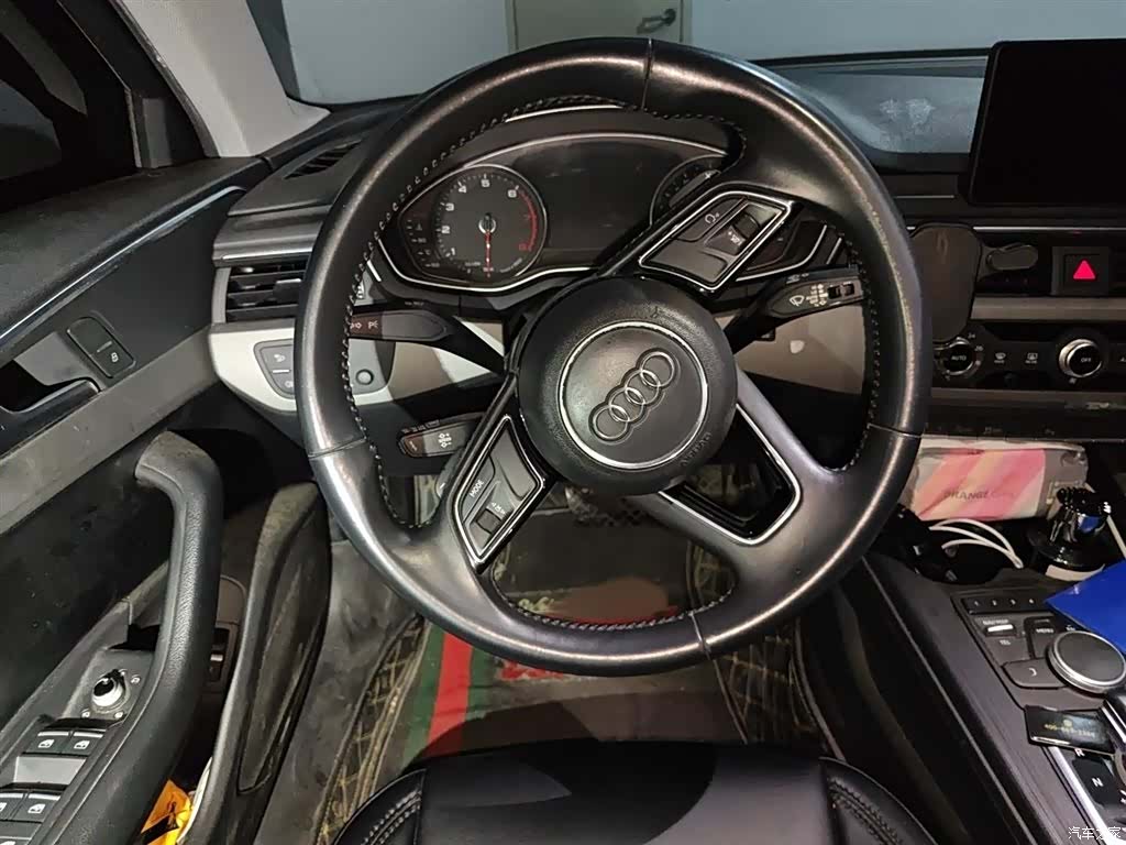 Audi A4L, 2019 3