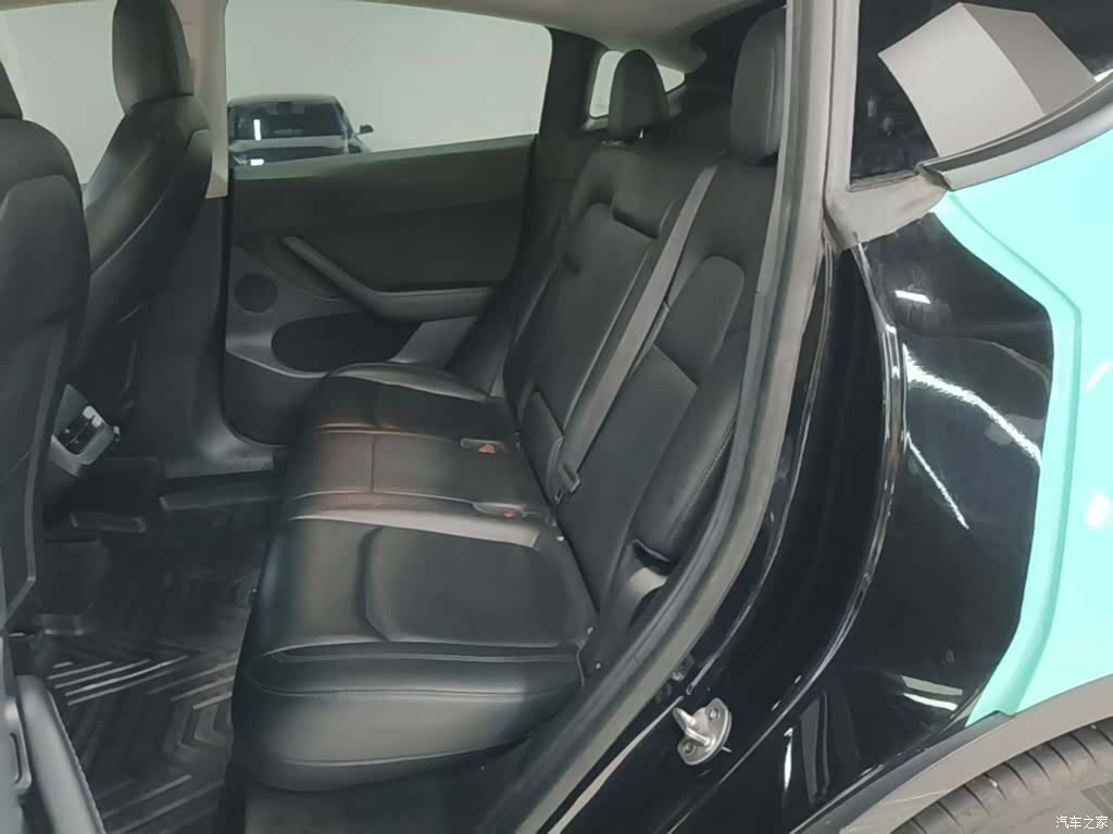 Tesla Model Y, 2022 17