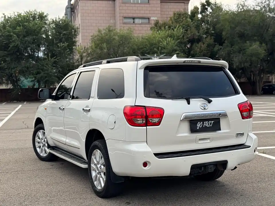 Toyota Sequoia