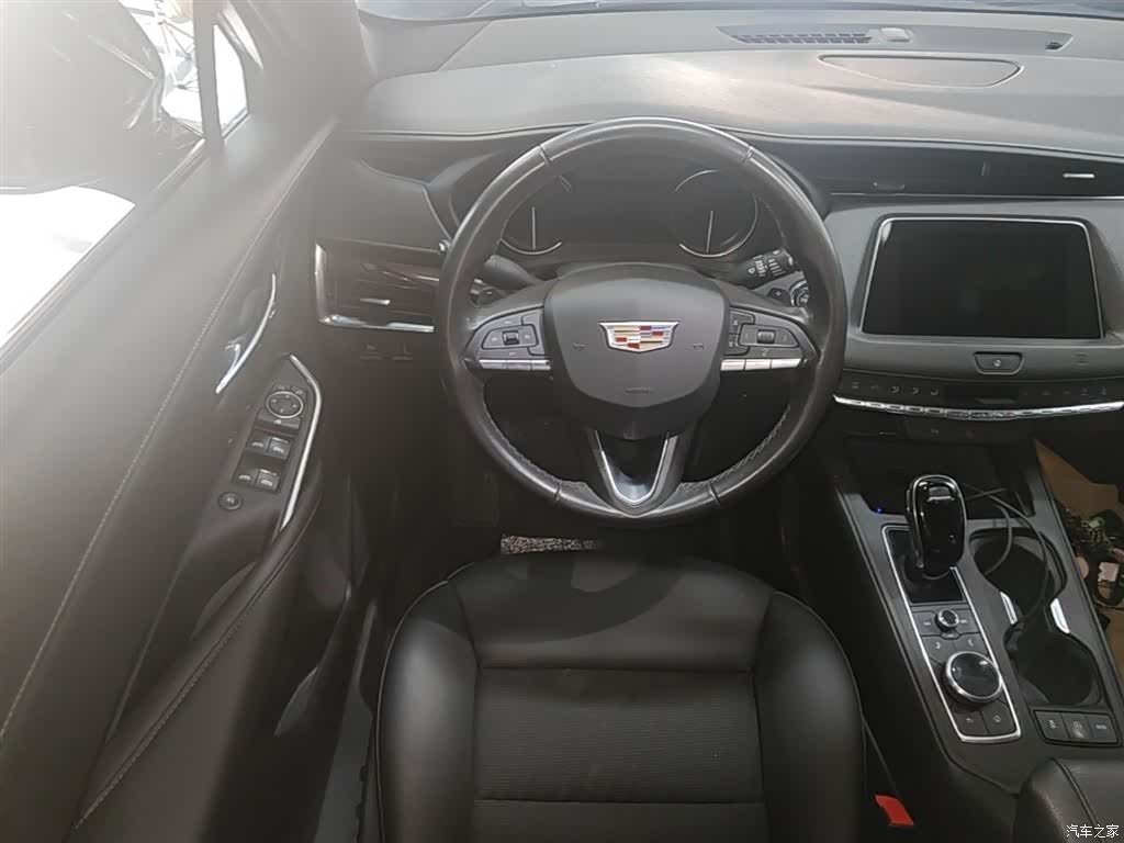 Cadillac XT4, 2021 11