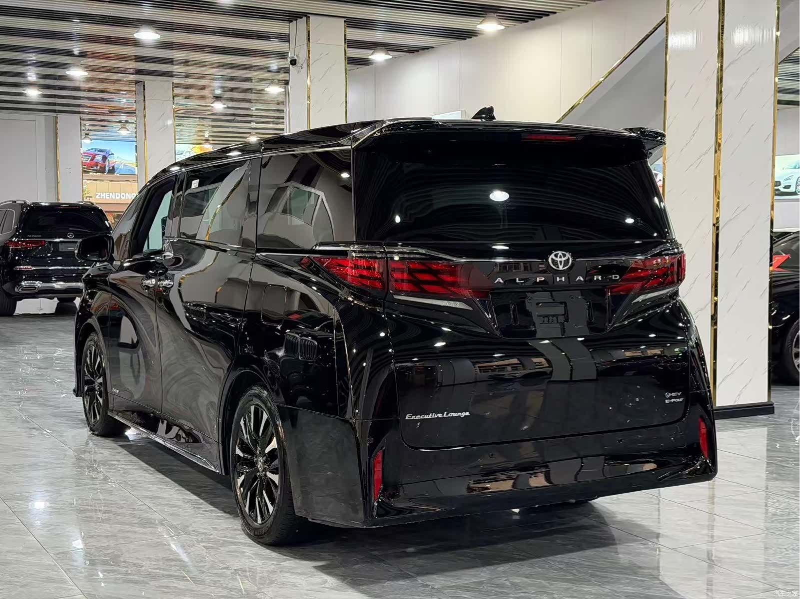 Toyota Alphard, 2024 16