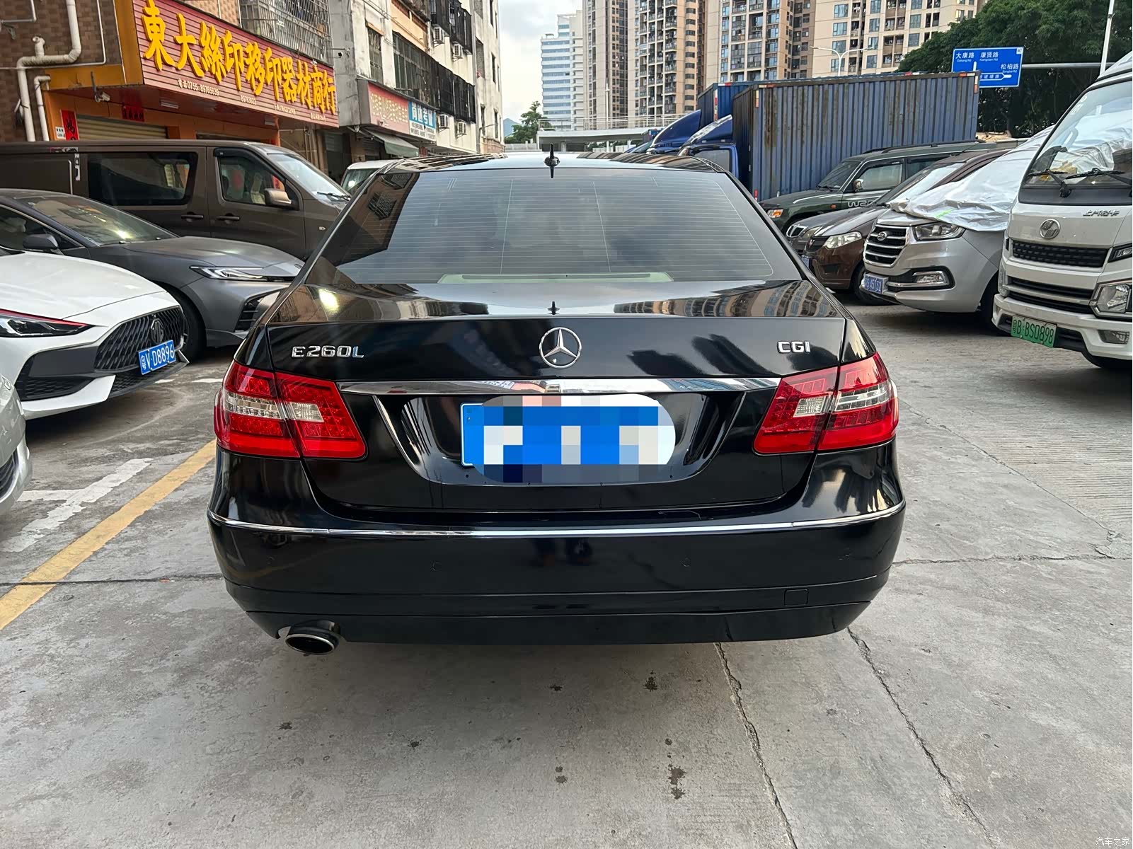 Mercedes-Benz E-Class, 2011 4