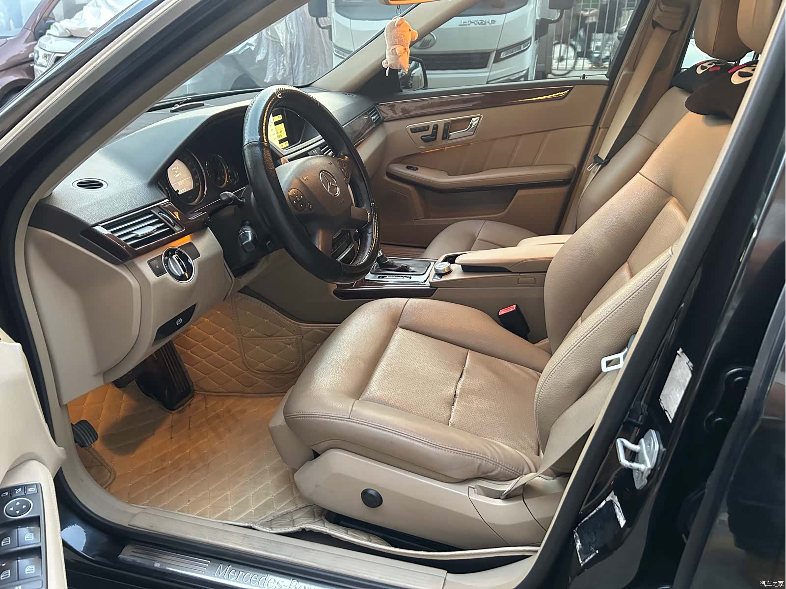 Mercedes-Benz E-Class, 2011 7