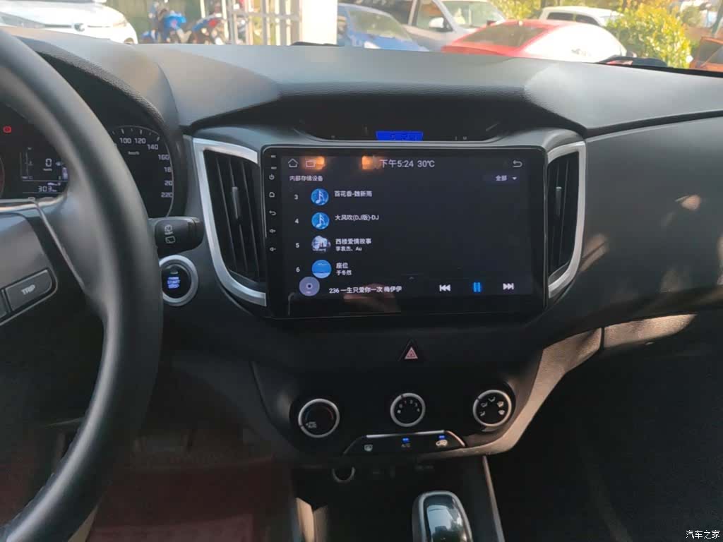 Hyundai ix25, 2016 13