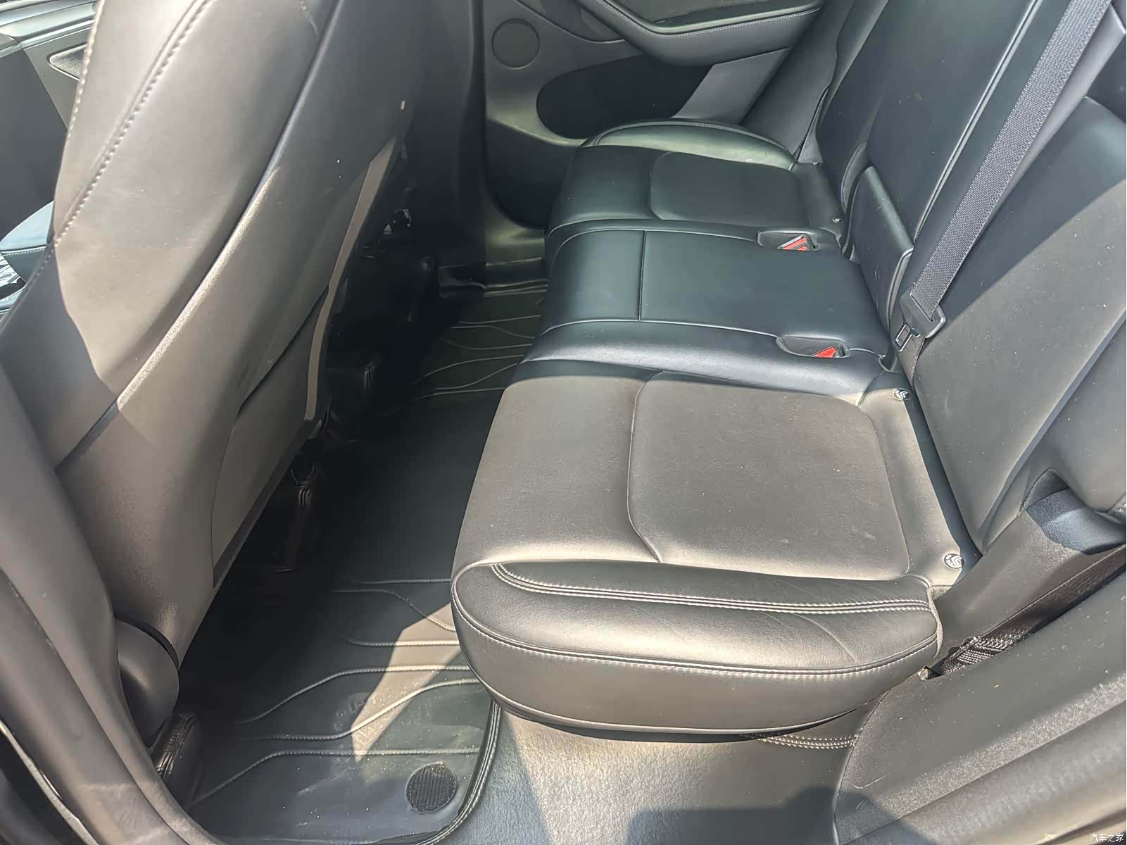 Tesla Model Y, 2023 6