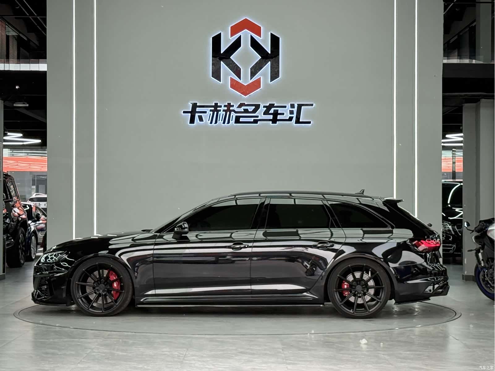 Audi RS4, 2024 все фото