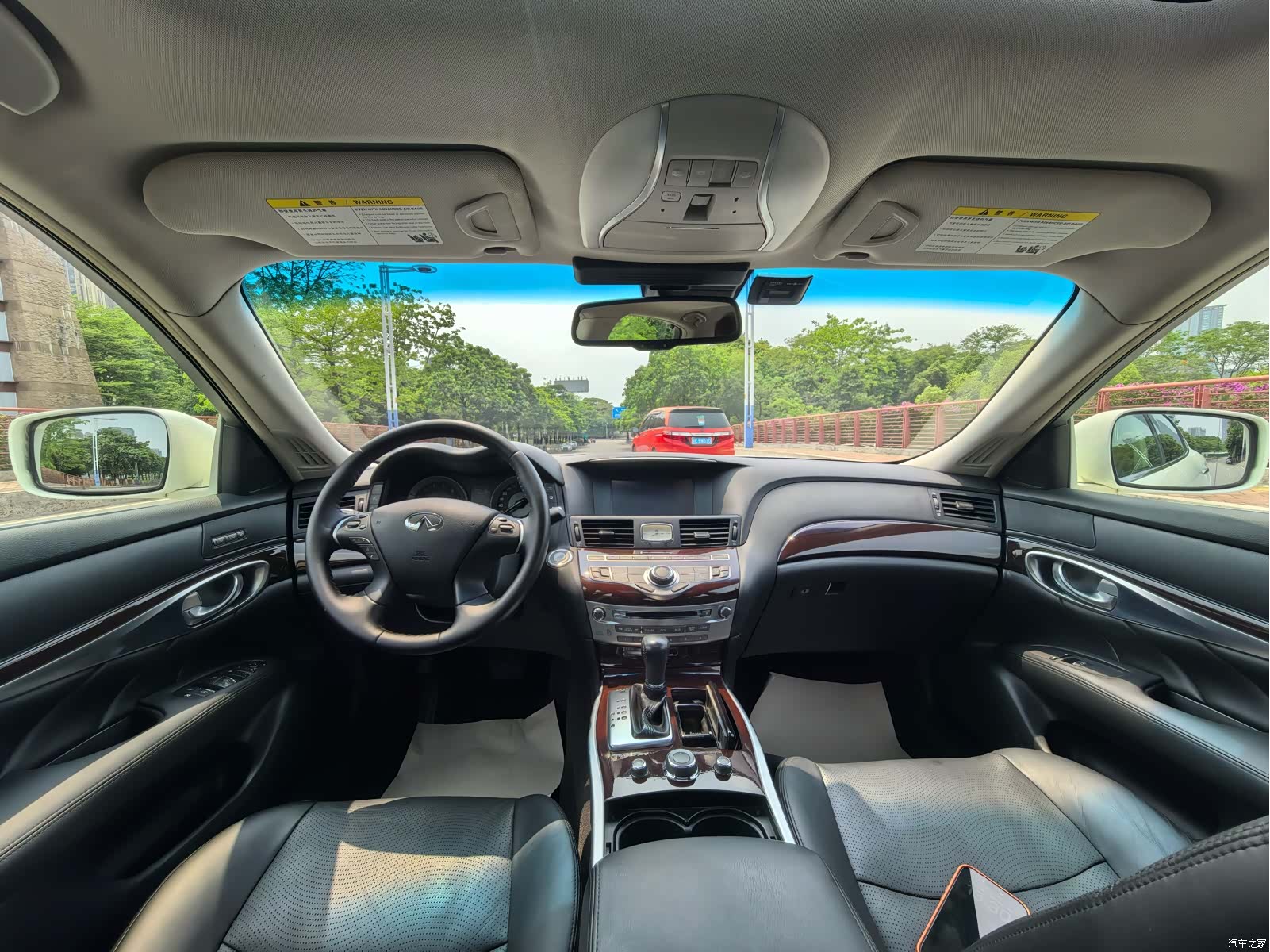 Infiniti Q70, 2013 6