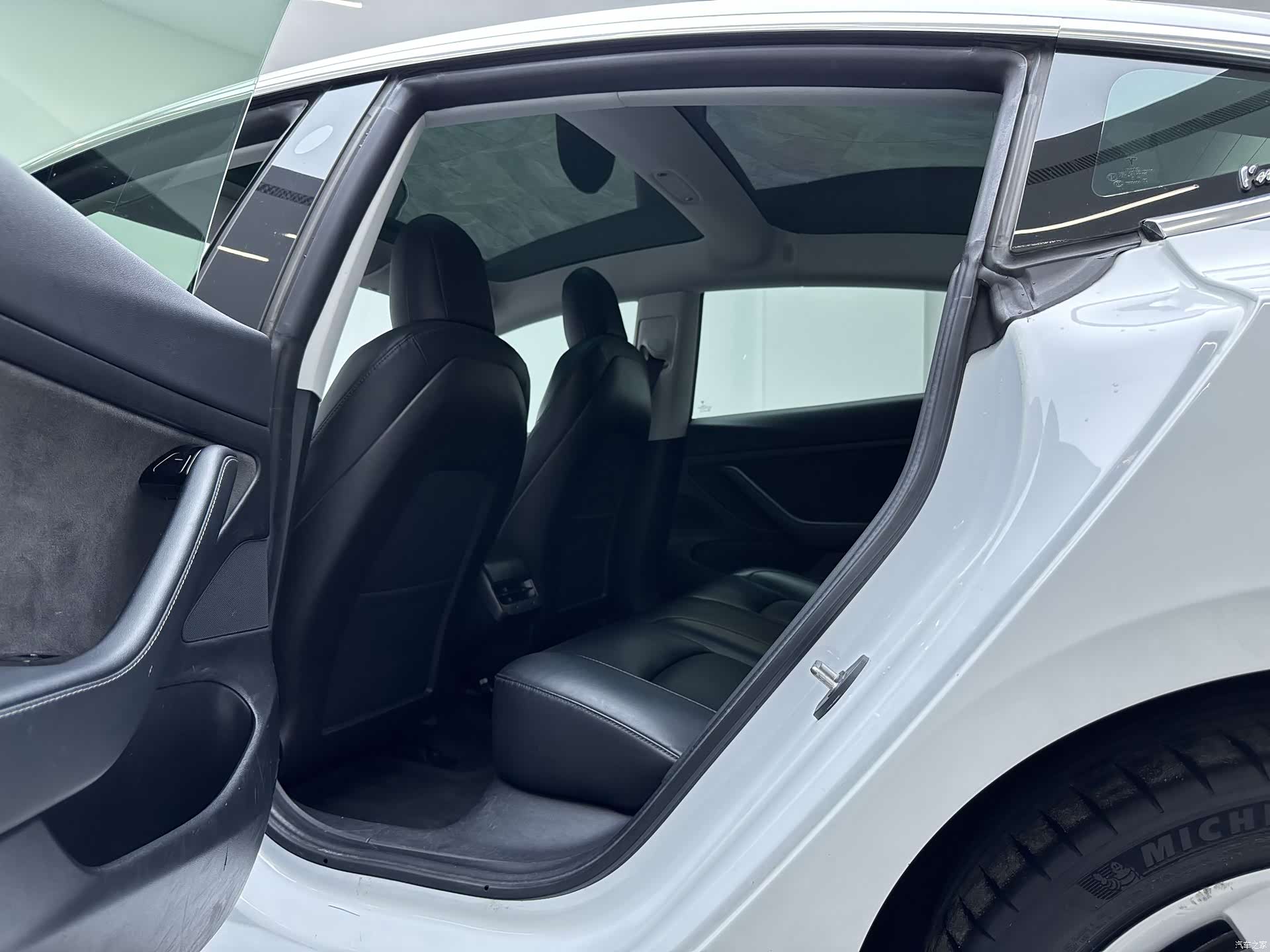 Tesla Model 3, 2020 16