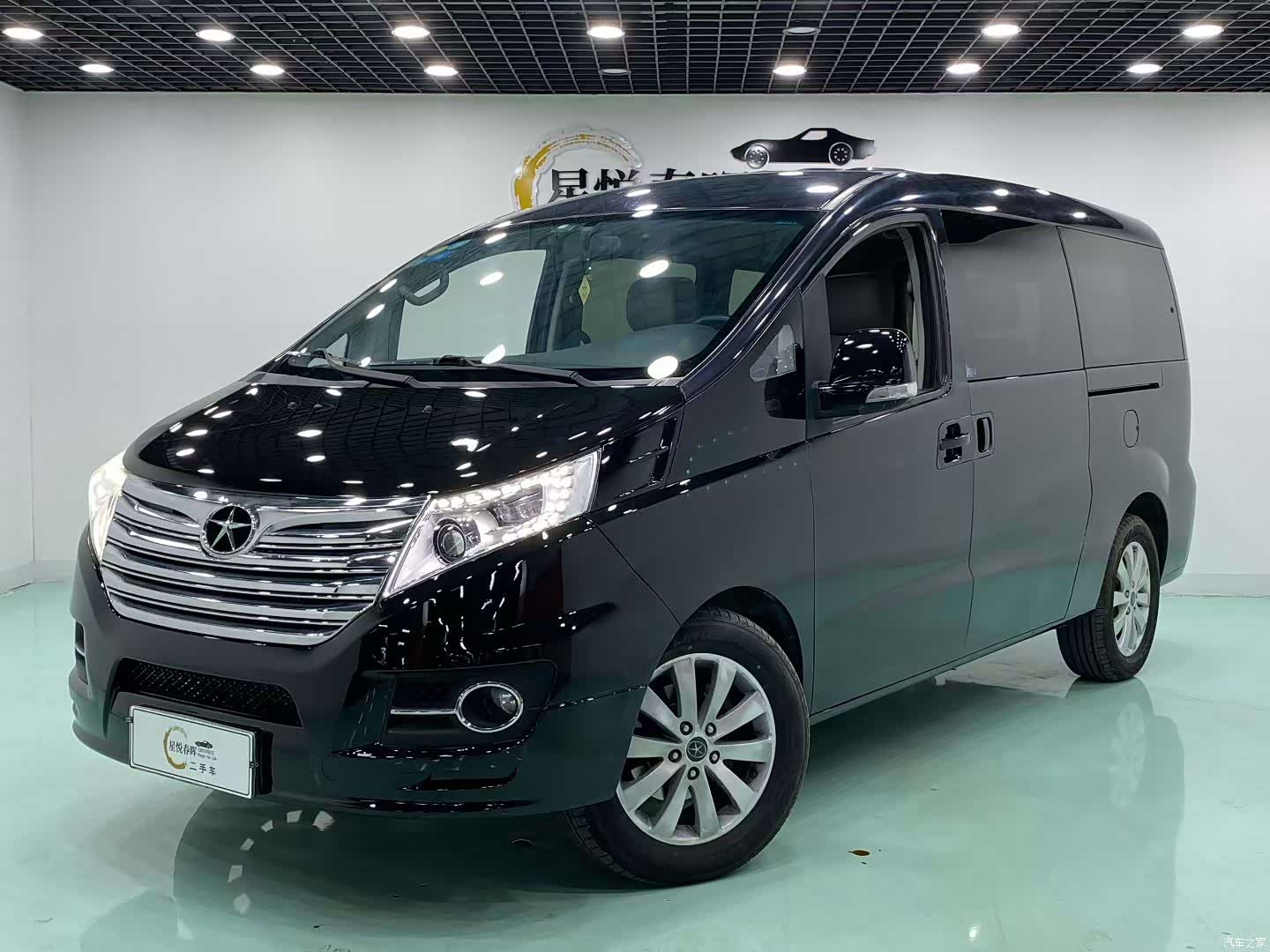 JAC M5
