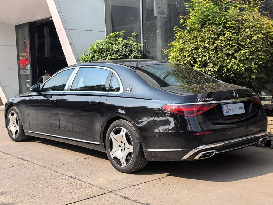 Mercedes-Benz Maybach S-Class 2023, фото 3