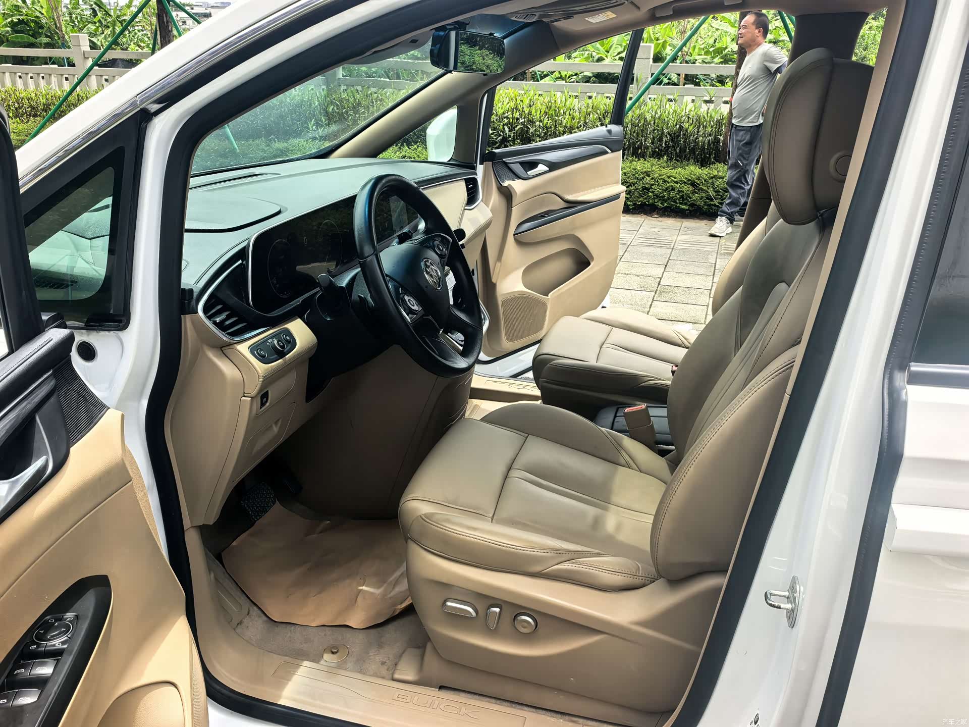 Buick GL8, 2021 10