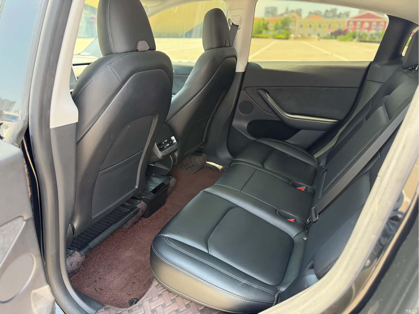 Tesla Model Y, 2023 все фото