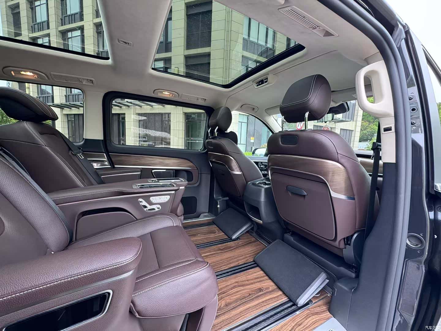 Mercedes-Benz V-Class, 2021 9
