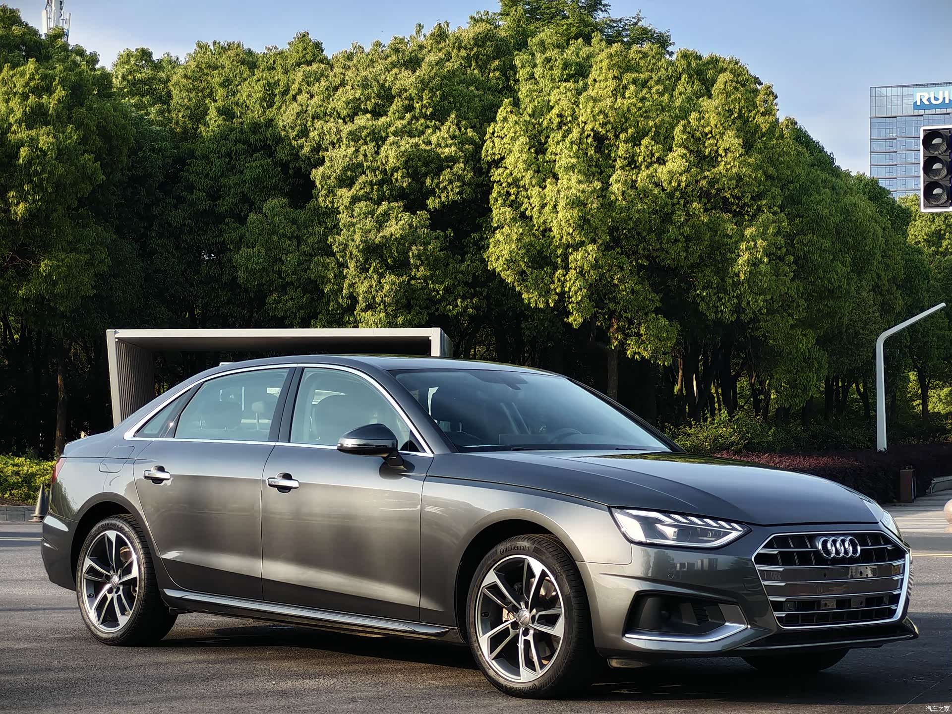 Audi A4L, 2021 7