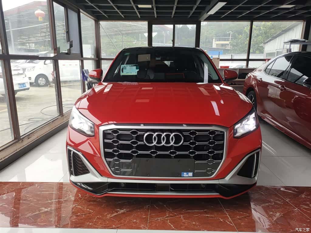 Audi Q2L, 2022 3