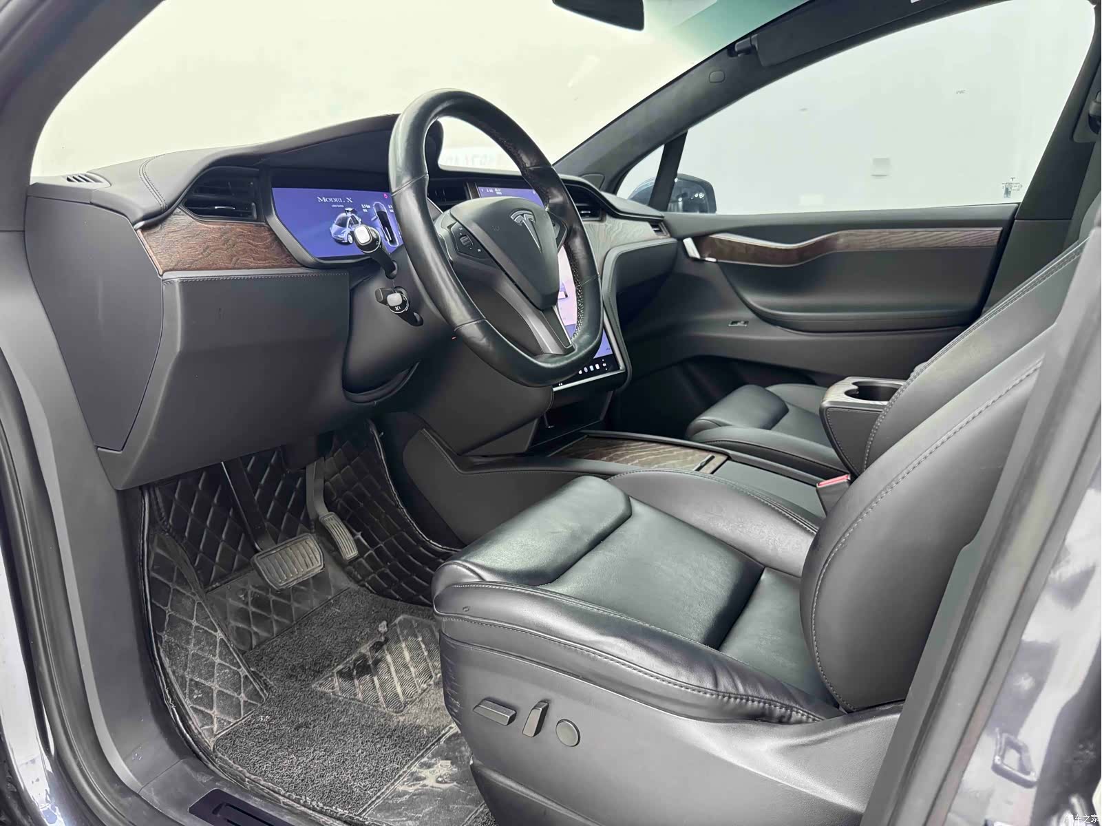 Tesla Model X, 2020 11
