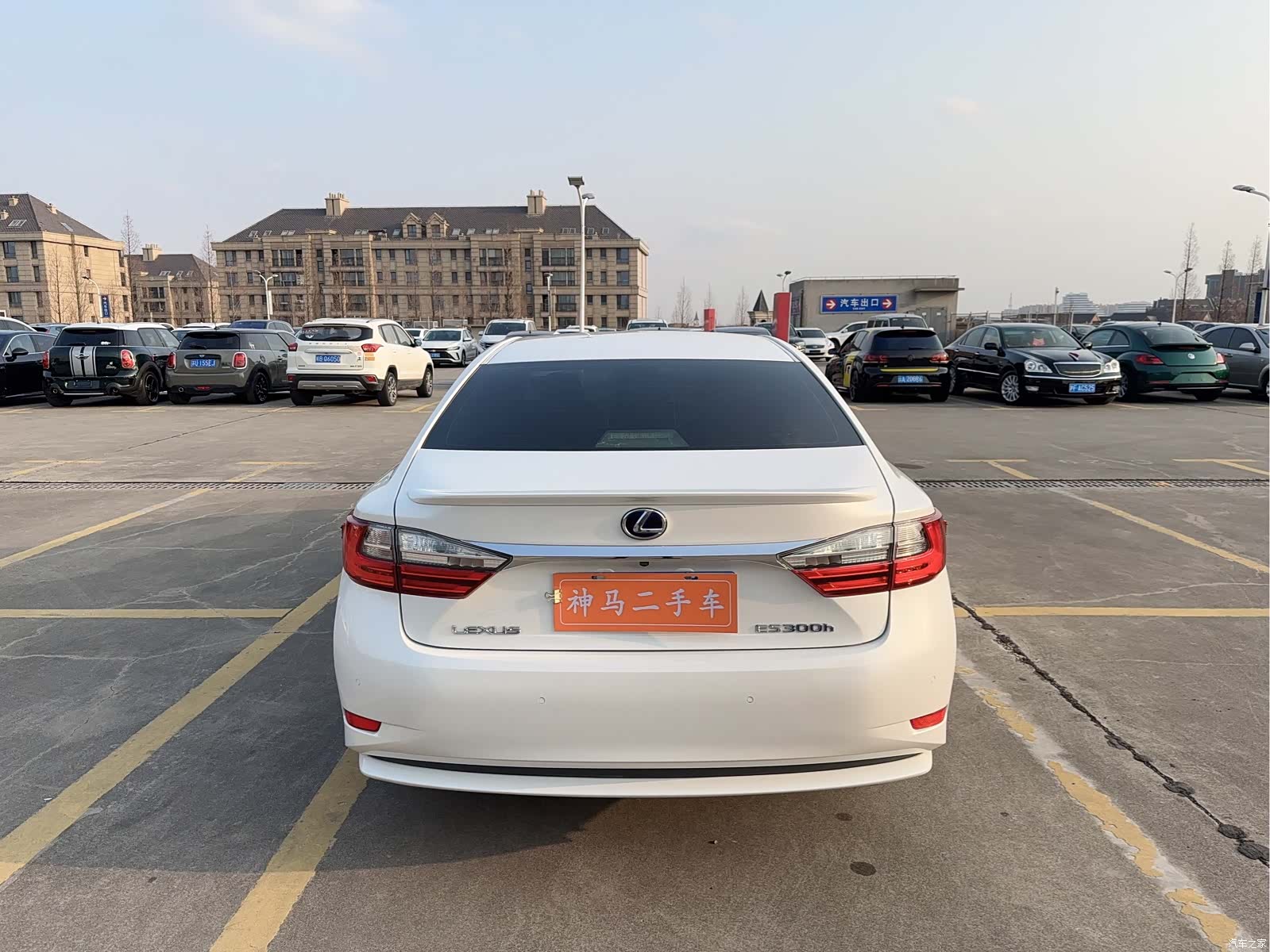 Lexus ES, 2018 все фото