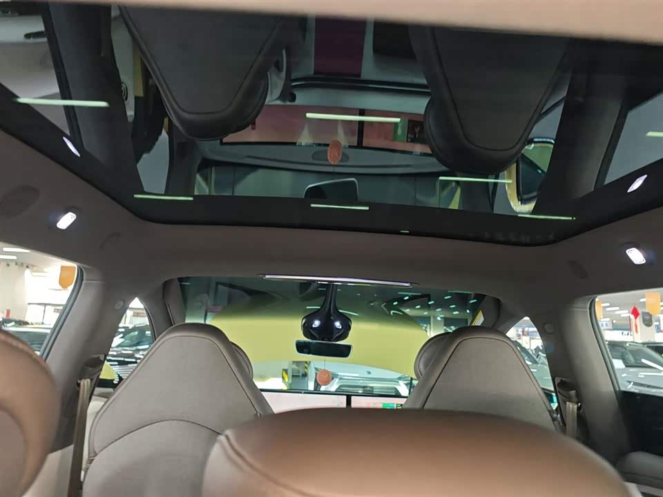 IM Motors Zhiji LS7 IM Motors Zhiji LS7