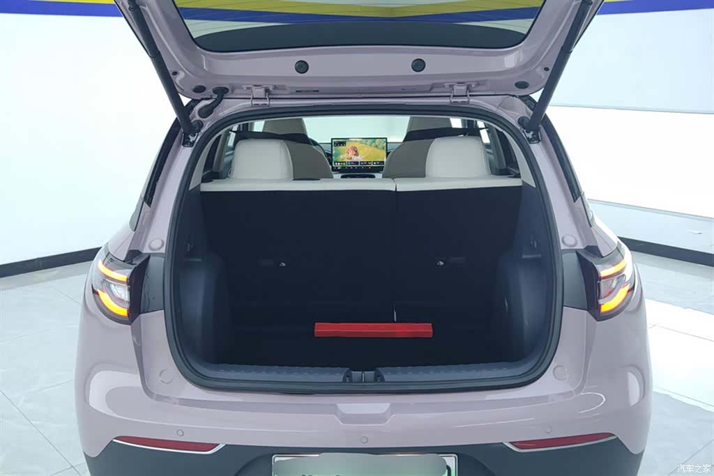 Geely Xingyuan, 2025 4