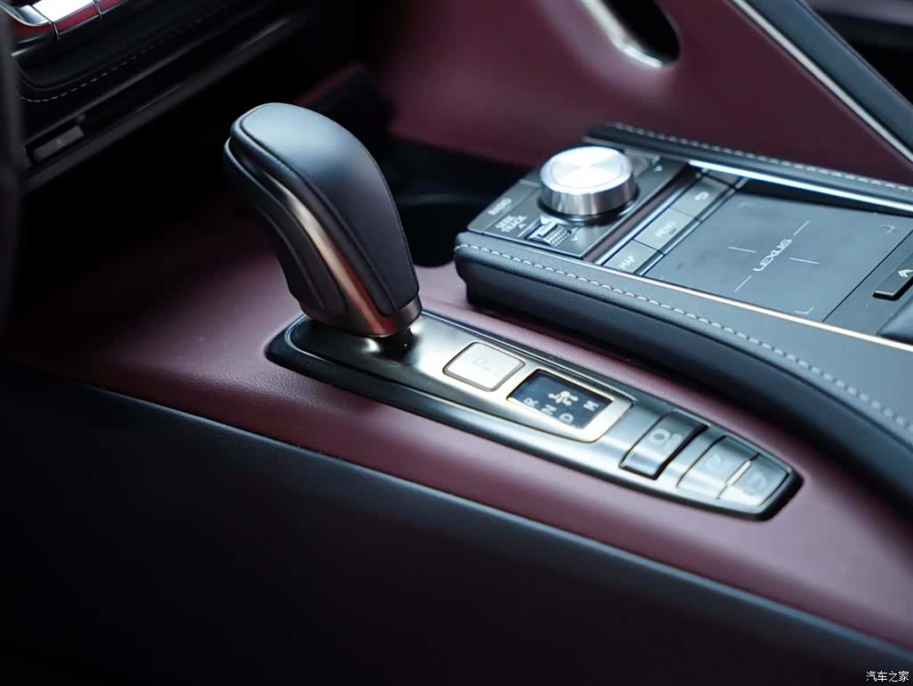 Lexus LC, 2022 31