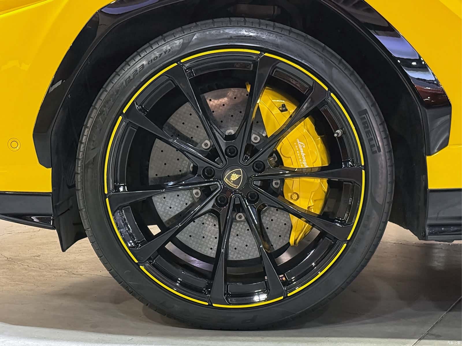 Lamborghini Urus, 2019 все фото