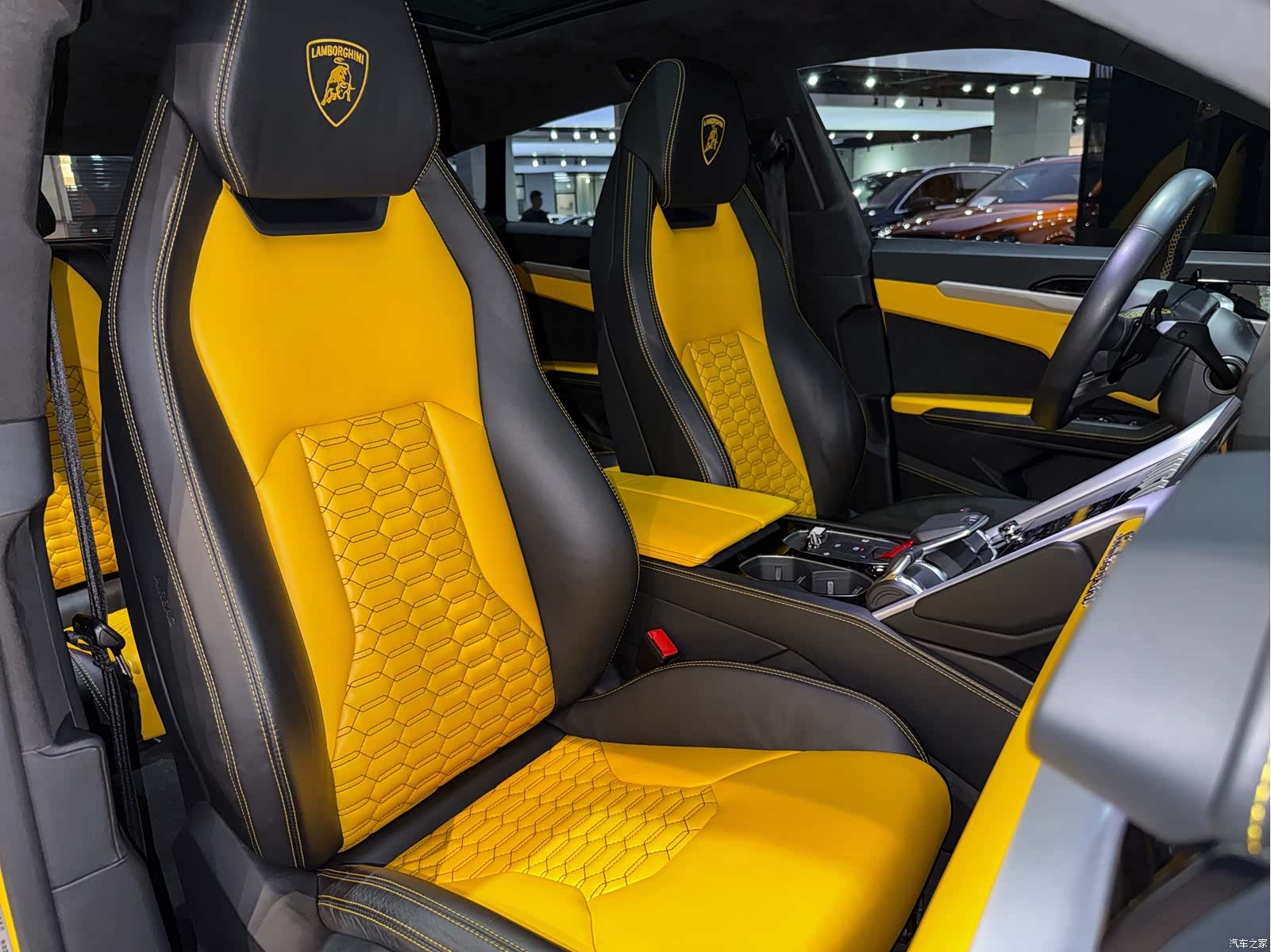 Lamborghini Urus, 2019 29