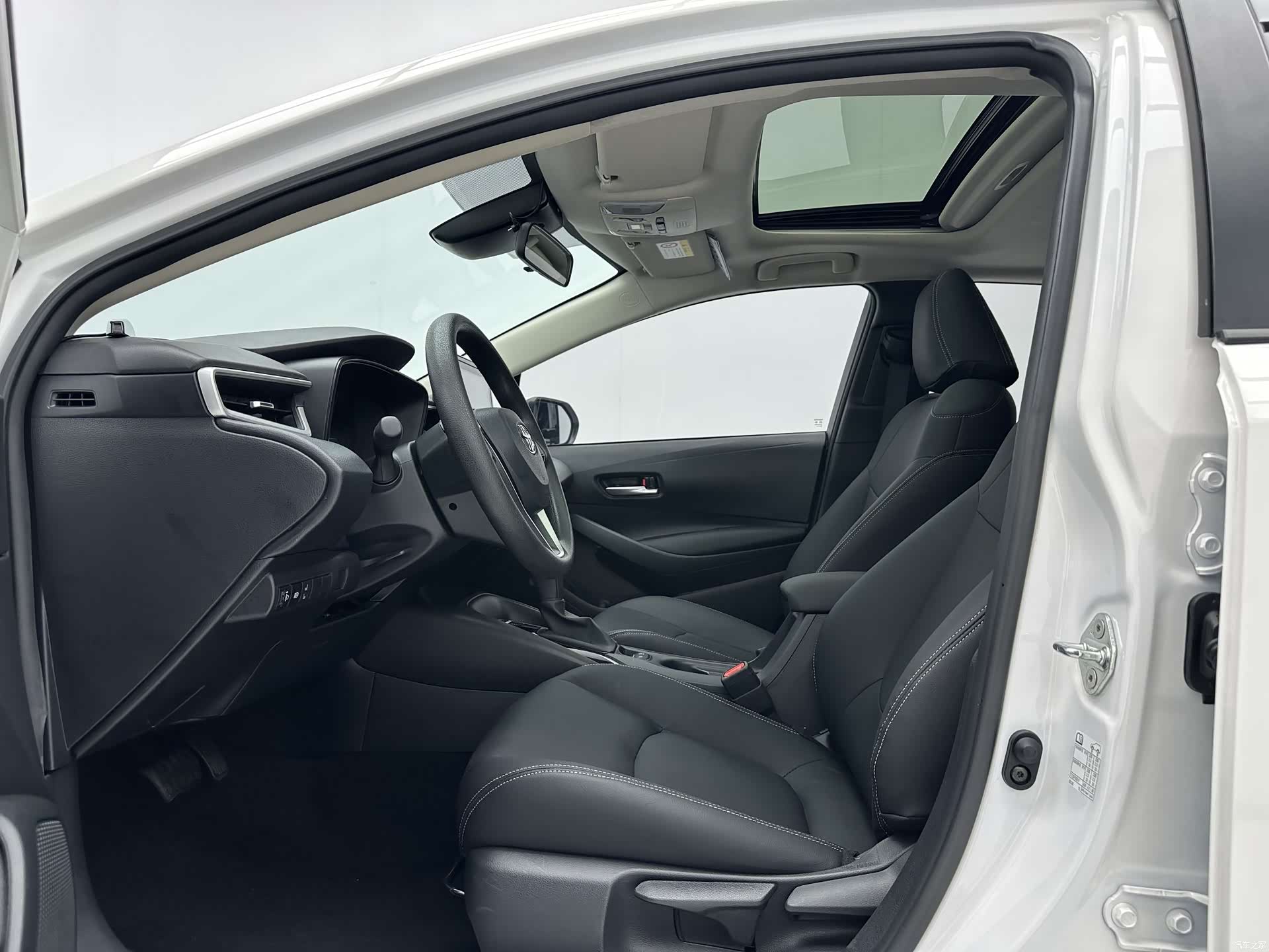 Toyota Corolla, 2022 все фото