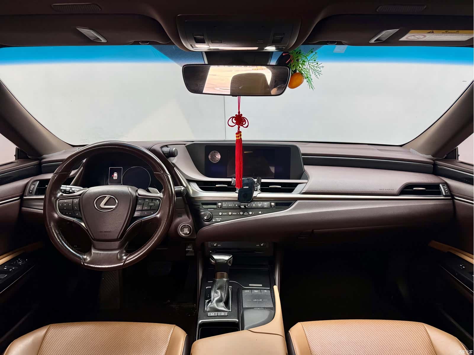 Lexus ES, 2019 18