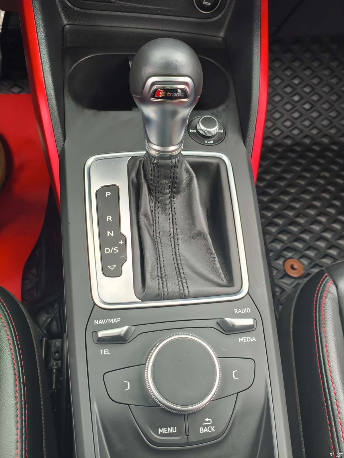 Audi Q2L, 2020 9