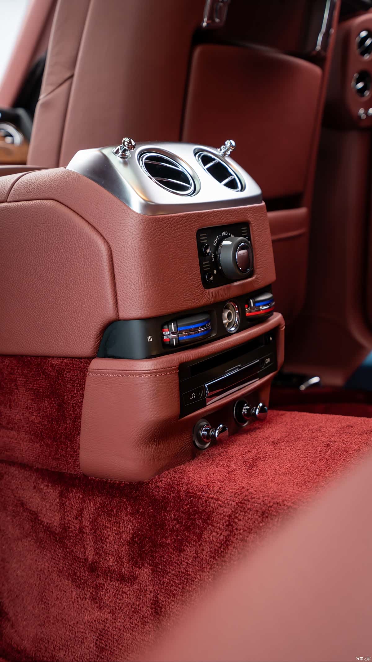 Rolls-Royce Ghost, 2015 11