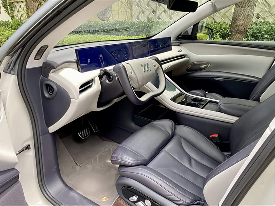 IM Motors Zhiji LS7