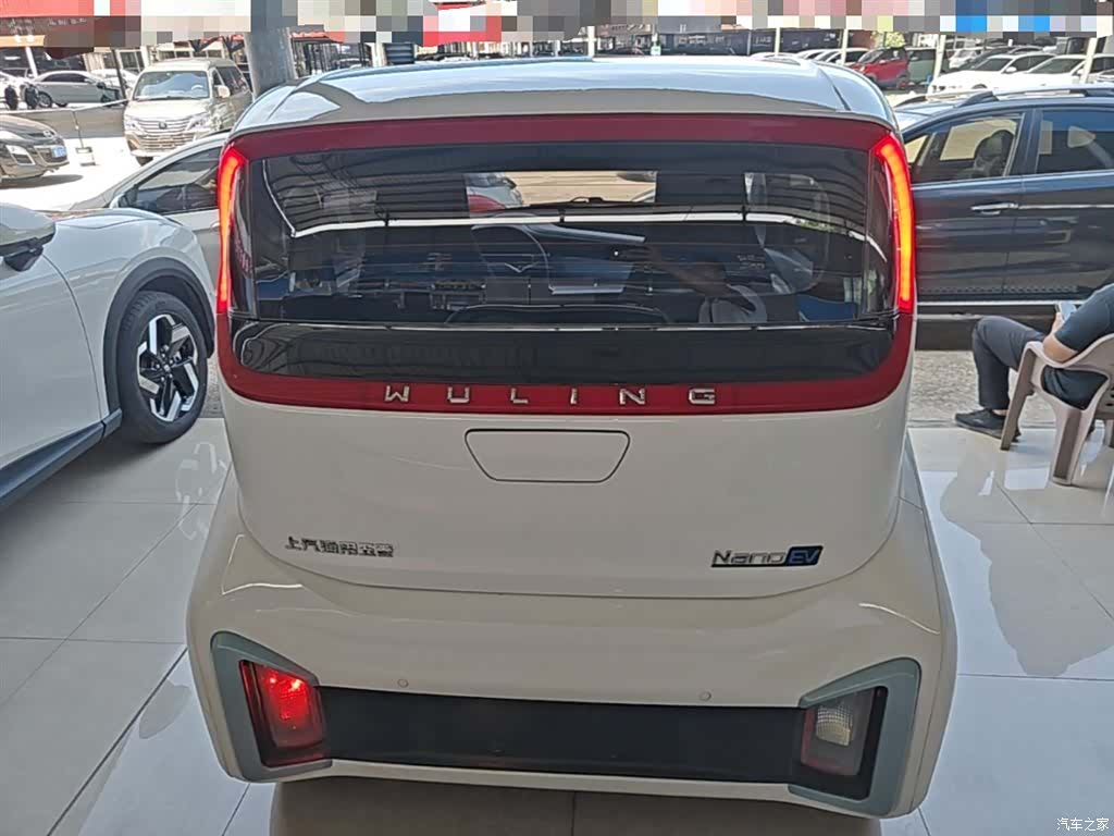 Wuling NanoEV, 2022 4